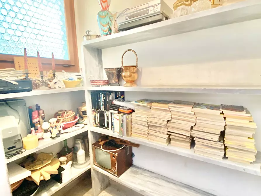 Immagine 41 di Casa indipendente in vendita  a Seravezza