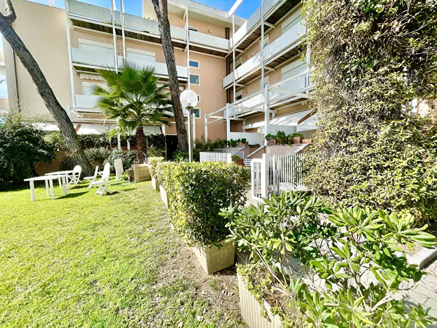 Immagine 30 di Trilocale in vendita  a Pietrasanta