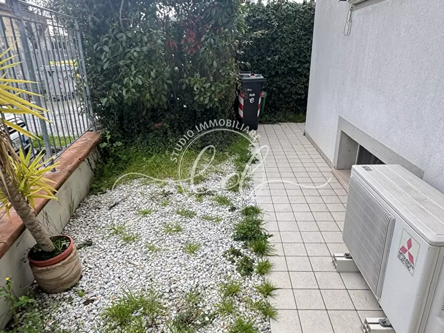 Immagine 3 di Quadrilocale in vendita  a Camaiore