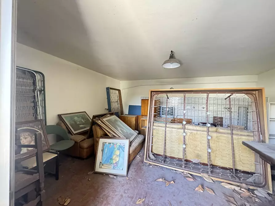 Immagine 10 di Porzione di casa in vendita  a Pietrasanta