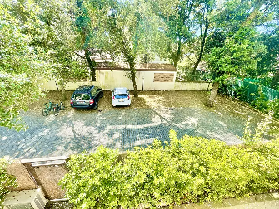 Immagine 12 di Quadrilocale in affitto  a Pietrasanta