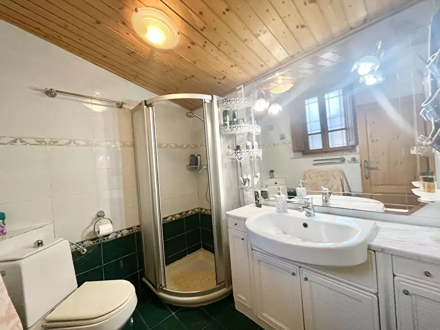 Immagine 50 di Porzione di casa in vendita  a Massarosa