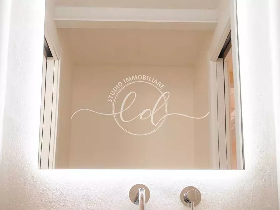 Immagine 18 di Appartamento in vendita  a Pietrasanta