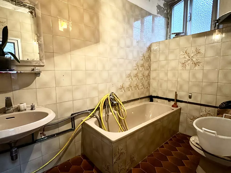 Immagine 49 di Terratetto in vendita  a Seravezza