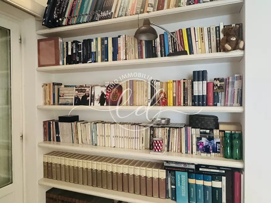 Immagine 46 di Attico in vendita  a Seravezza