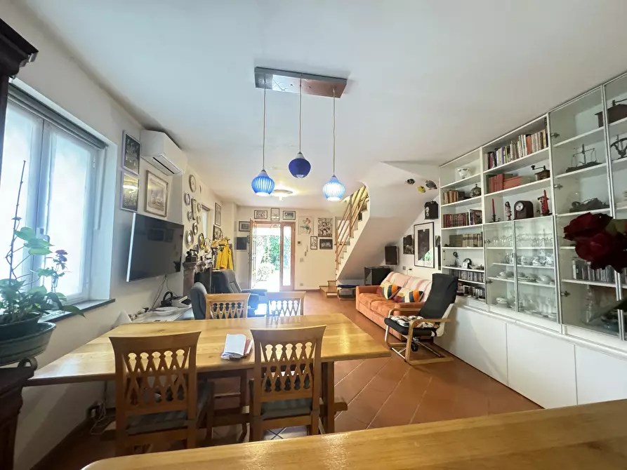 Immagine 11 di Porzione di casa in vendita  a Pietrasanta