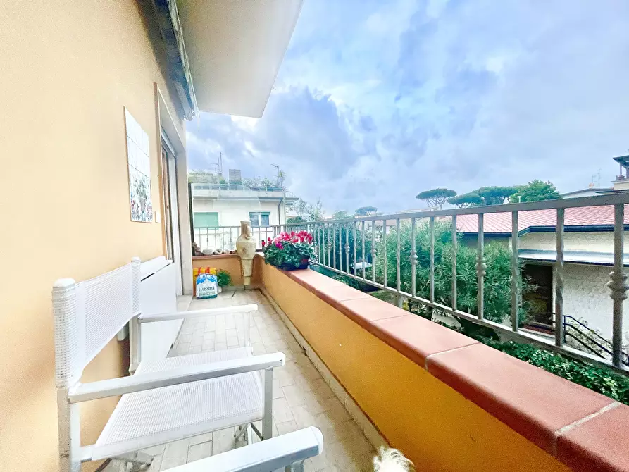 Immagine 12 di Quadrilocale in vendita  a Camaiore