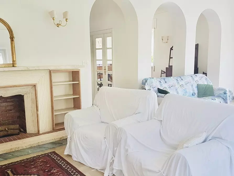 Immagine 7 di Villa in affitto  a Camaiore