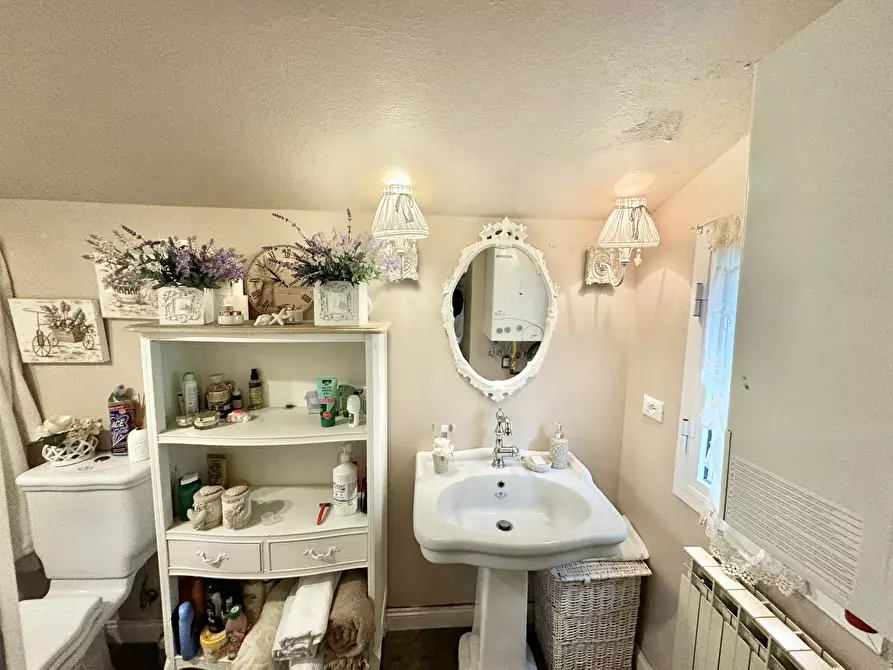 Immagine 23 di Quadrilocale in vendita  a Seravezza