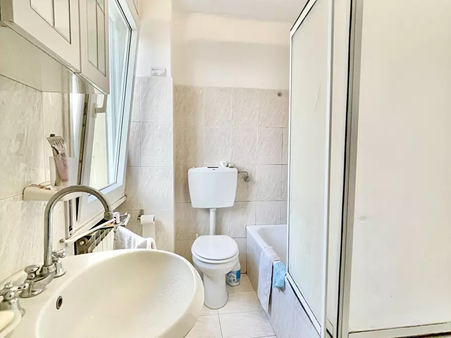 Immagine 36 di Porzione di casa in vendita  a Pietrasanta