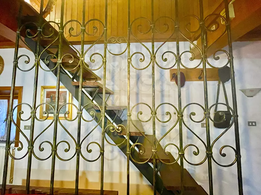 Immagine 12 di Porzione di casa in vendita  a Massarosa