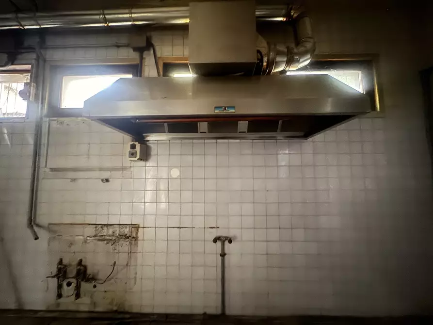 Immagine 27 di Bar / Ristorante in affitto  a Pietrasanta