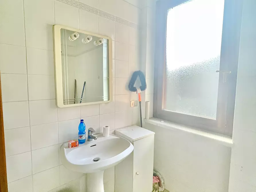 Immagine 19 di Bilocale in vendita  a Montignoso