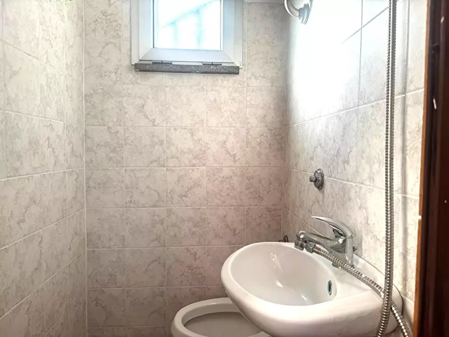 Immagine 13 di Locale commerciale in affitto  in Via Vittorio Emanuele a Anagni