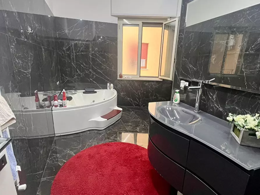 Immagine 21 di Quadrilocale in vendita  in Corso Umberto I 215 a Montesilvano