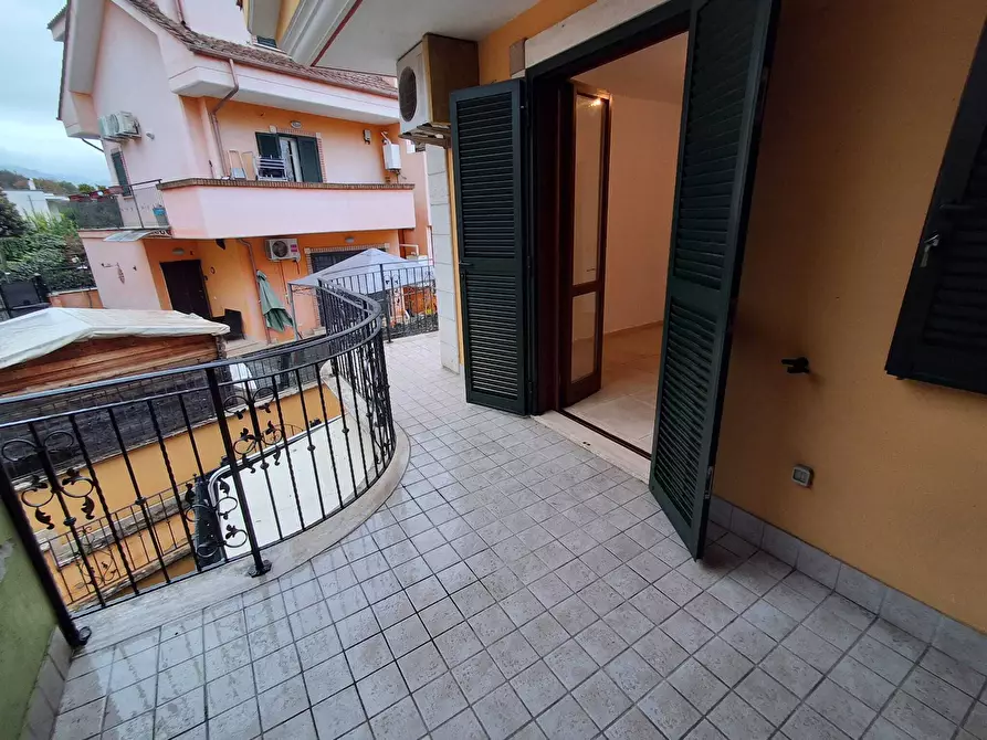 Immagine 11 di Trilocale in vendita  in via nicolo paganini a Guidonia Montecelio