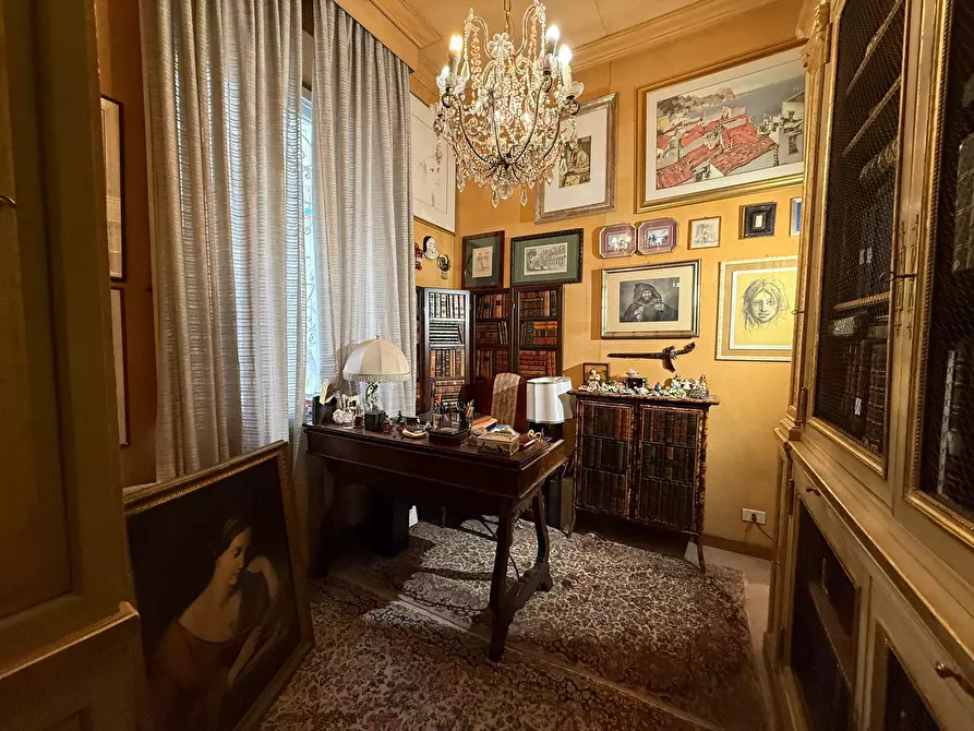 Immagine 61 di Pentalocale in vendita  in Via Salaria 126 a Roma