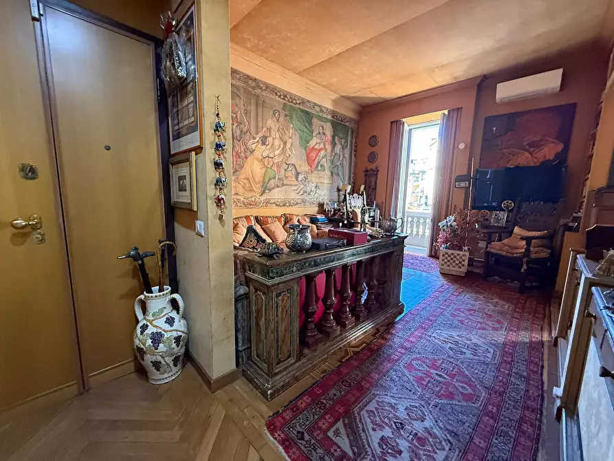 Immagine 12 di Pentalocale in vendita  in Via Salaria 126 a Roma