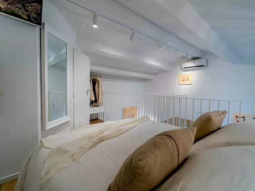 Immagine 22 di Trilocale in vendita  in Via delle Grazie 14 a Siracusa