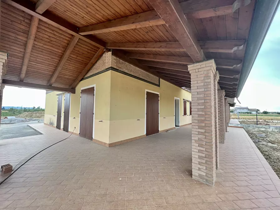 Immagine 17 di Porzione di casa in vendita  in via del Confine 3532 a Cesena