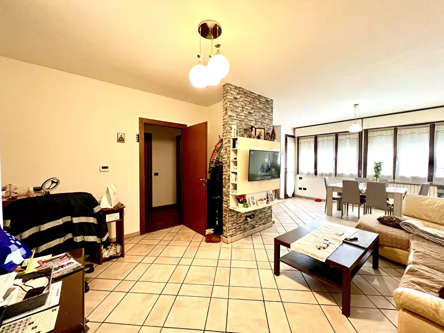 Immagine 11 di Trilocale in vendita  in Viale Guglielmo Marconi 163 a Roncofreddo