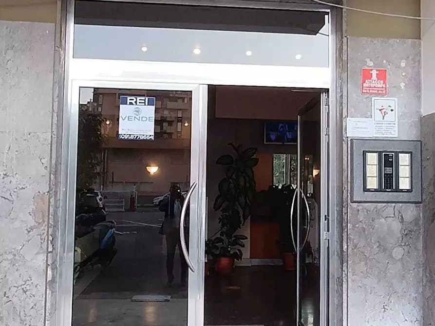 Immagine 26 di Pentalocale in vendita  a Palermo