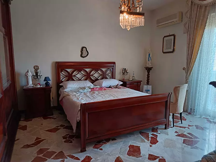 Immagine 10 di Pentalocale in vendita  a Palermo