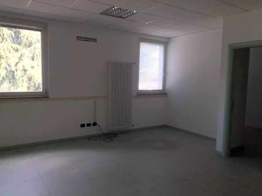 Immagine 15 di Laboratorio in vendita  in Corso Torino 116 a Vigevano