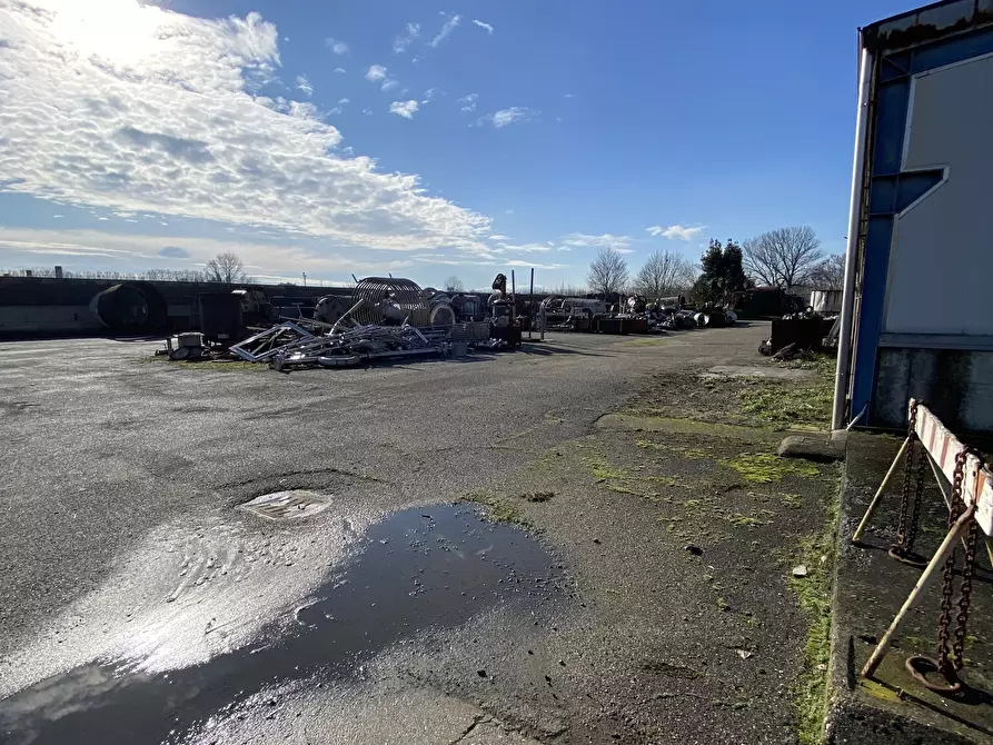 Immagine 10 di Capannone industriale in vendita  in Via delle Industrie a Guardamiglio