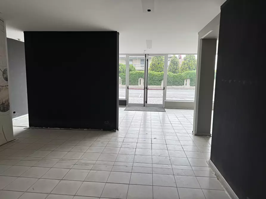 Immagine 11 di Locale commerciale in vendita  in Via Codognino 12 a Cornegliano Laudense