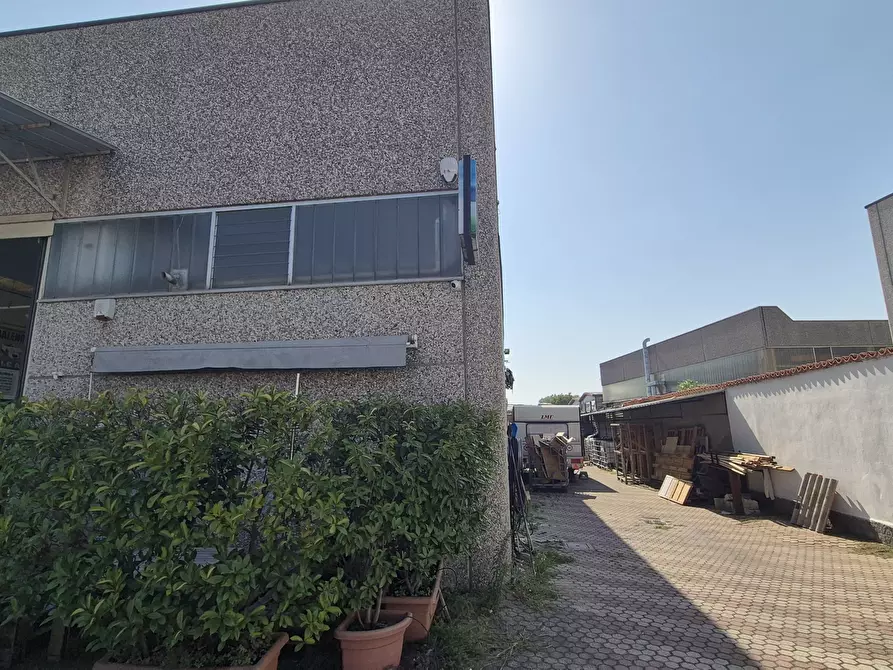 Immagine 3 di Capannone industriale in vendita  in Viale Toscana a Lodi Vecchio