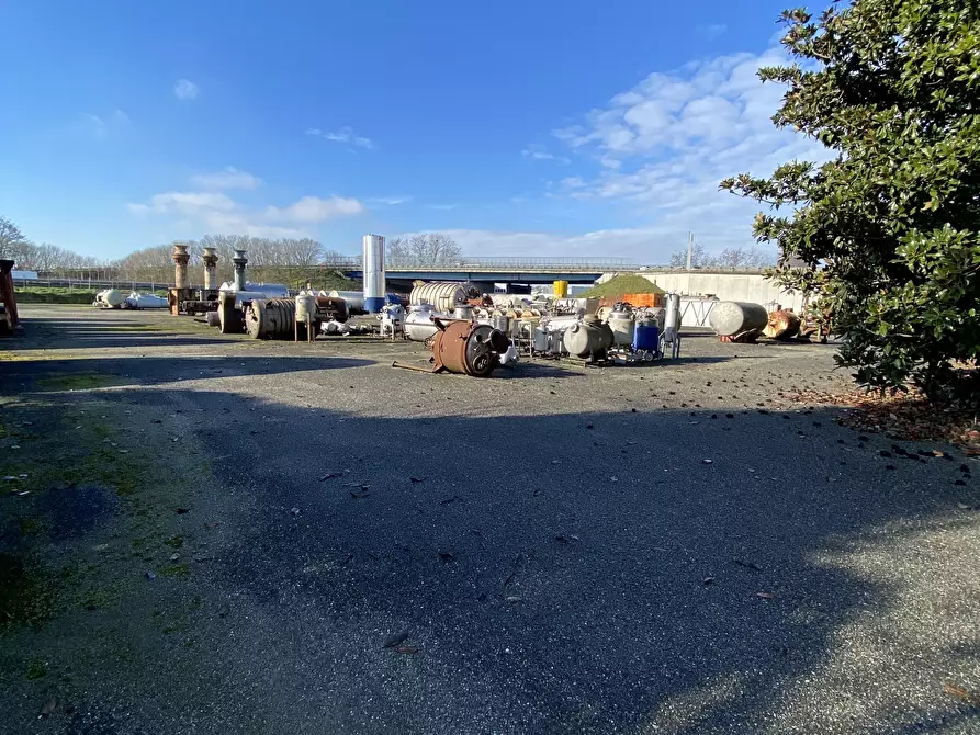 Immagine 13 di Capannone industriale in vendita  in Via delle Industrie a Guardamiglio