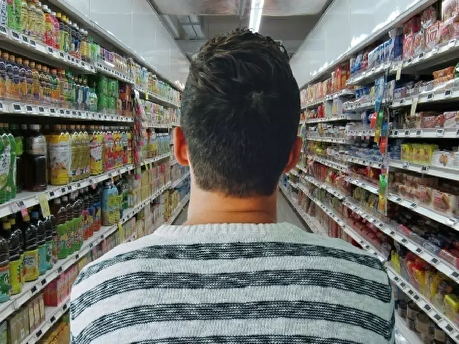 Immagine 3 di Attività commerciale in vendita  in Via Giacomo Puccini a Lodi