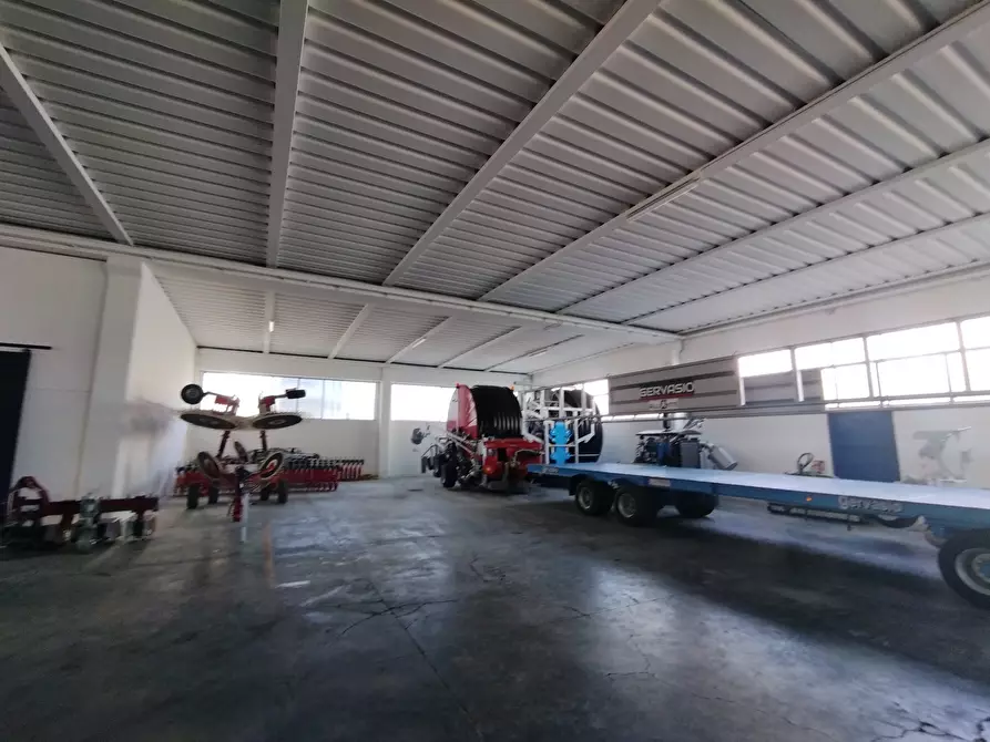 Immagine 8 di Attività artigianale in vendita  in Via Casellati 8 a San Giovanni In Croce