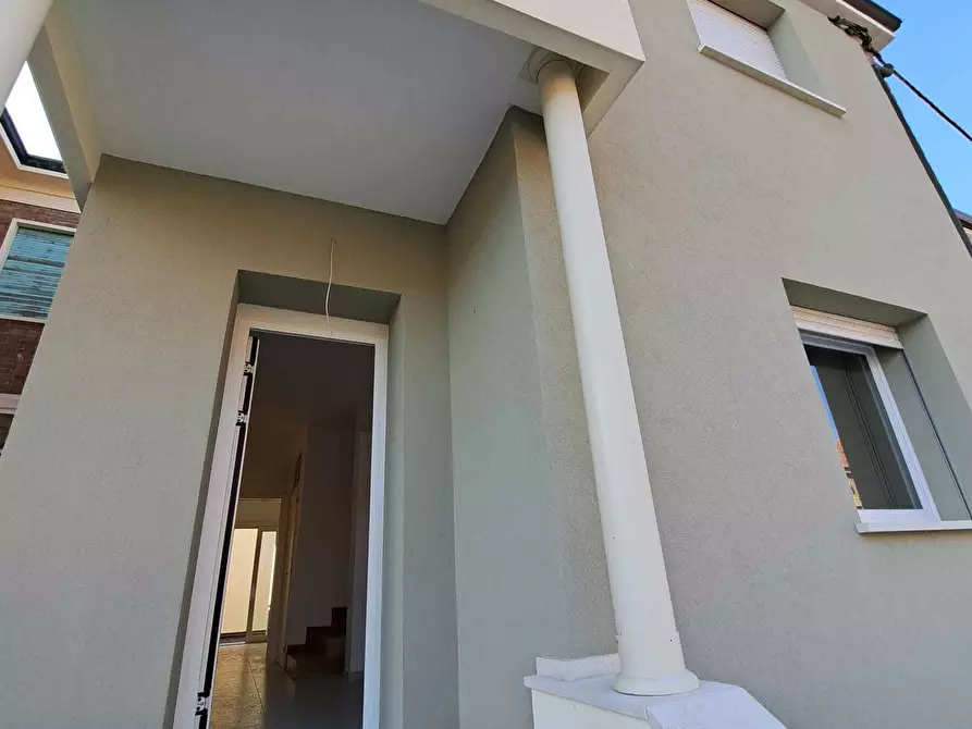 Immagine 3 di Porzione di casa in vendita  in Viale Trieste 52 a Rovigo