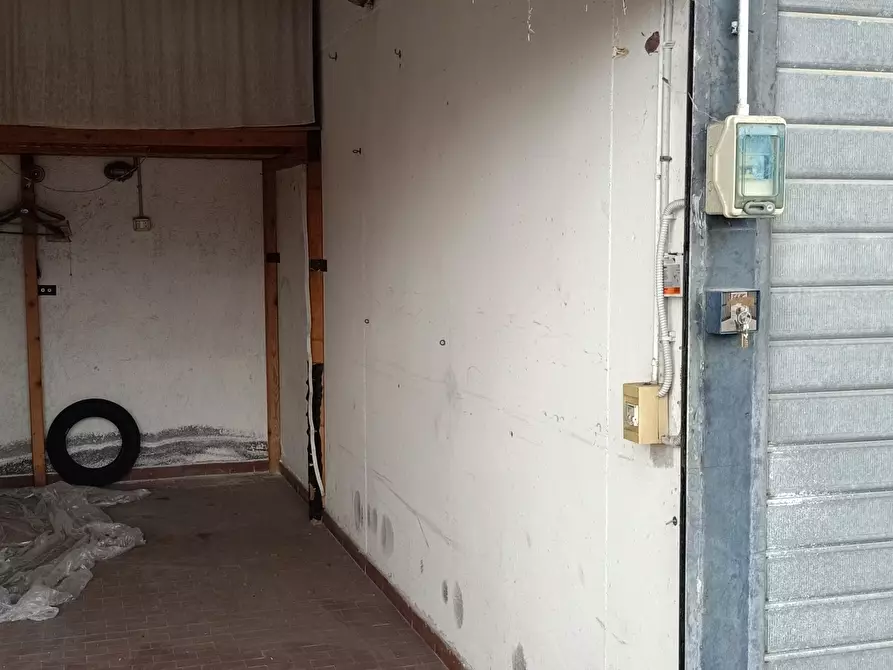 Immagine 2 di Garage in vendita  a San Remo