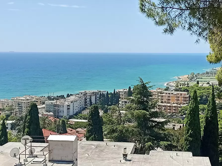 Immagine 1 di Attico in vendita  a San Remo