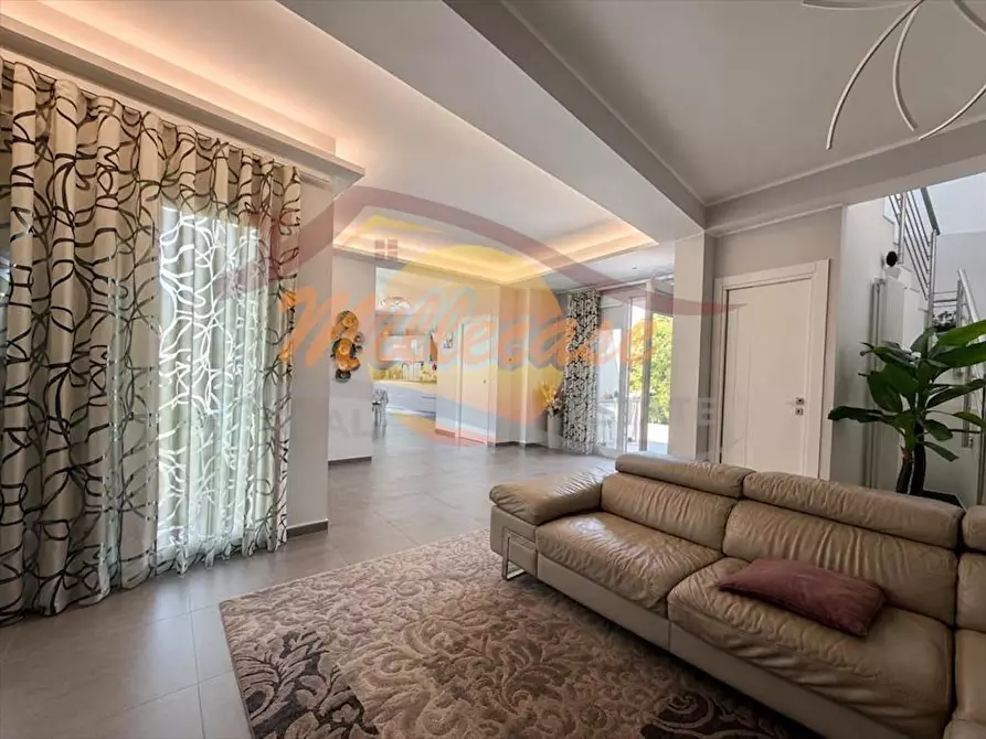 Immagine 3 di Villa in vendita  in Viale Epipoli a Siracusa