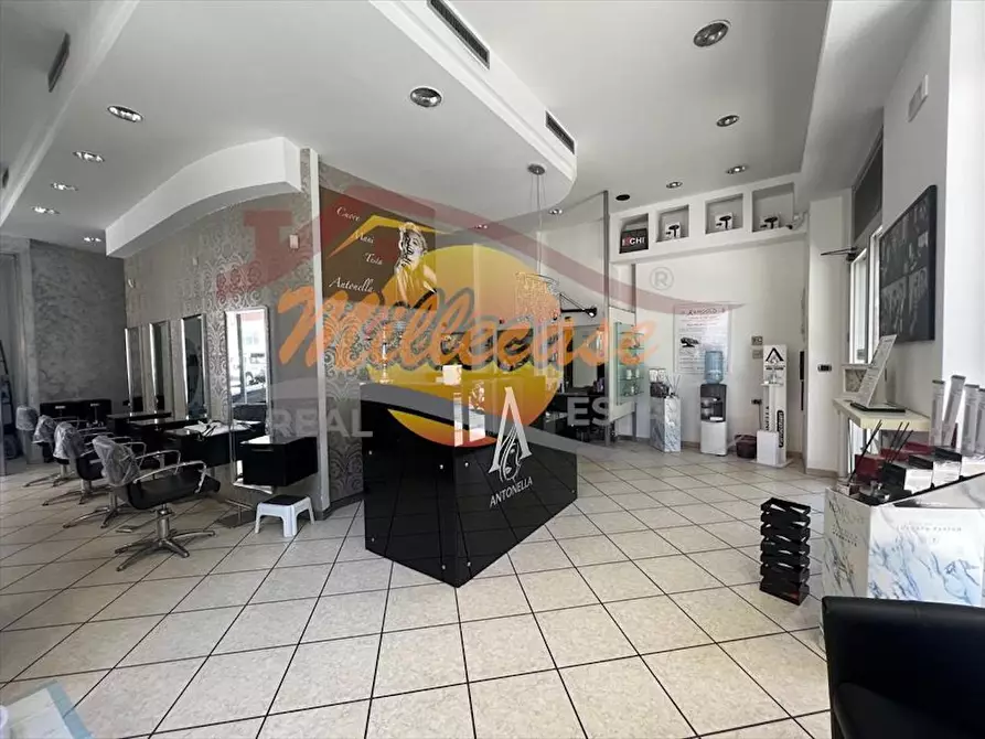 Immagine 10 di Locale commerciale in vendita  in VIALE TICA a Siracusa