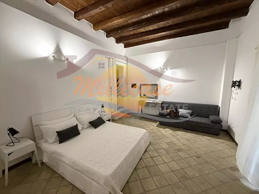 Immagine 11 di Bilocale in vendita  in VIA DELLA GIUDECCA a Siracusa