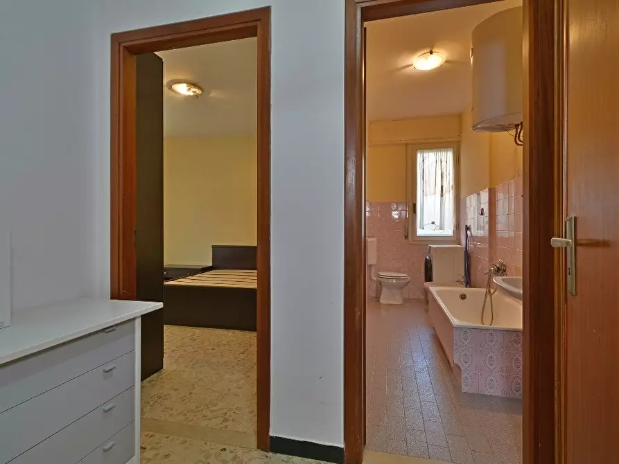 Immagine 15 di Bilocale in vendita  in Via Roma 123 a San Bartolomeo Al Mare