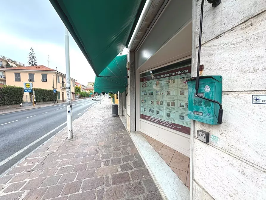 Immagine 10 di Attività commerciale in vendita  in Via Aurelia 178 a San Bartolomeo Al Mare