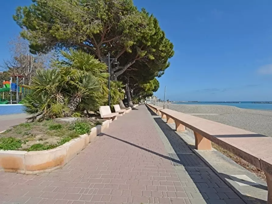 Immagine 32 di Quadrilocale in vendita  in Via Sicilia a San Bartolomeo Al Mare