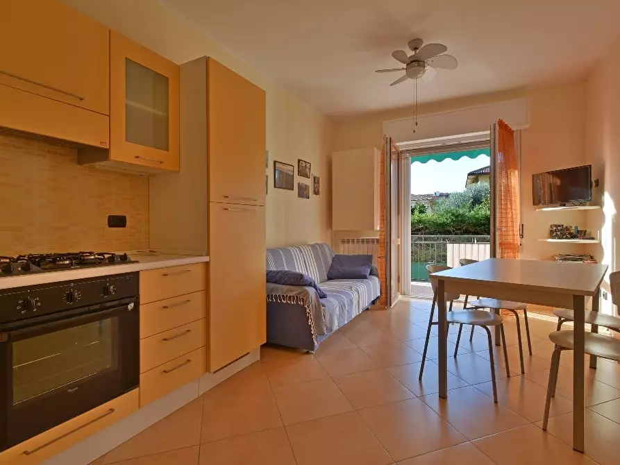 Immagine 15 di Bilocale in vendita  in Largo Parodi 1 a San Bartolomeo Al Mare