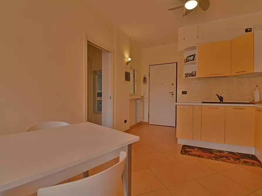 Immagine 9 di Bilocale in vendita  in Largo Parodi 1 a San Bartolomeo Al Mare