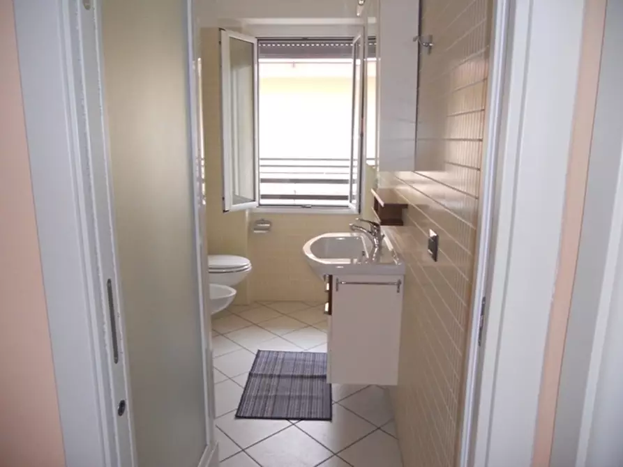 Immagine 41 di Trilocale in affitto  in Via della Torre 9 a San Bartolomeo Al Mare