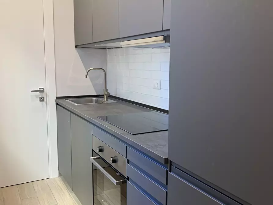 Immagine 11 di Trilocale in affitto  in Corso XI Febbraio 23 a Torino
