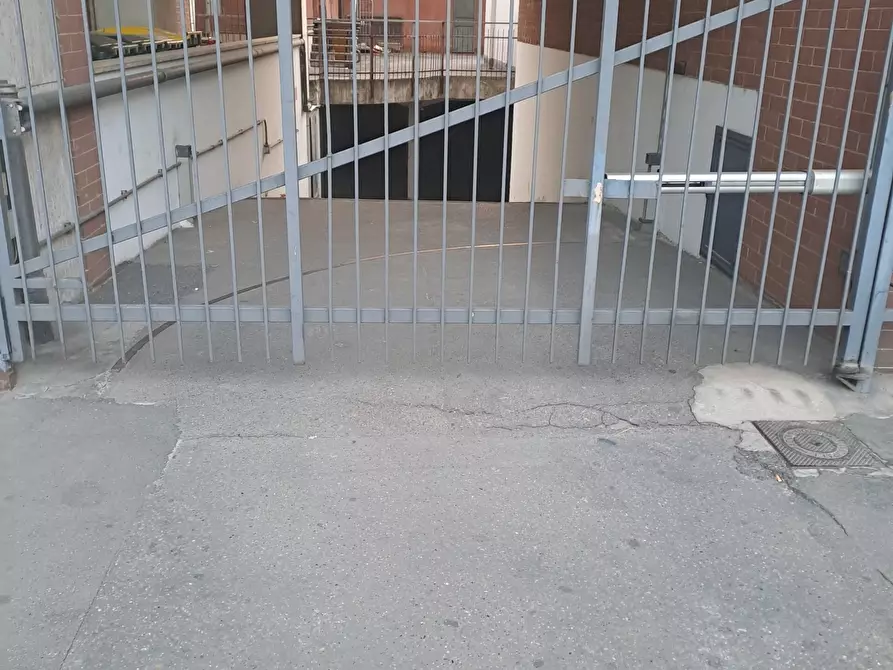 Immagine 1 di Garage in affitto  in CORSI SIRACUSA 140 a Torino