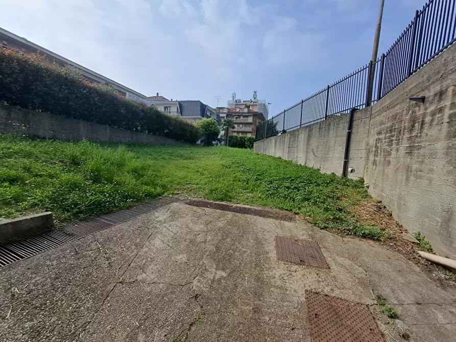 Immagine 15 di Locale commerciale in affitto  in VIA GARIBALDI 2 a Alpignano