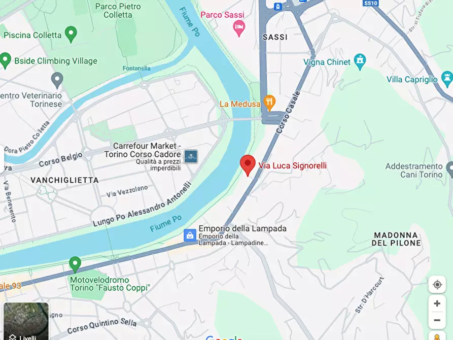 Immagine 1 di Garage in vendita  in SIGNORELLI 3 a Torino